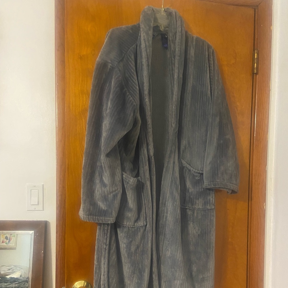Hotel Spa Collection Cozy Gray Ribbed Plush Robe - Picture 3 of 4